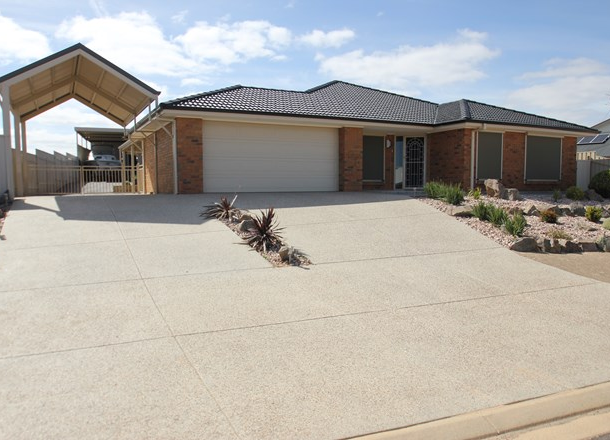 18 Sanders Street, Moonta Bay SA 5558