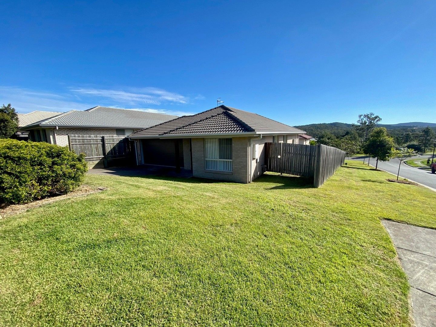 4 bedrooms House in 1 Nightshade Crescent PIMPAMA QLD, 4209