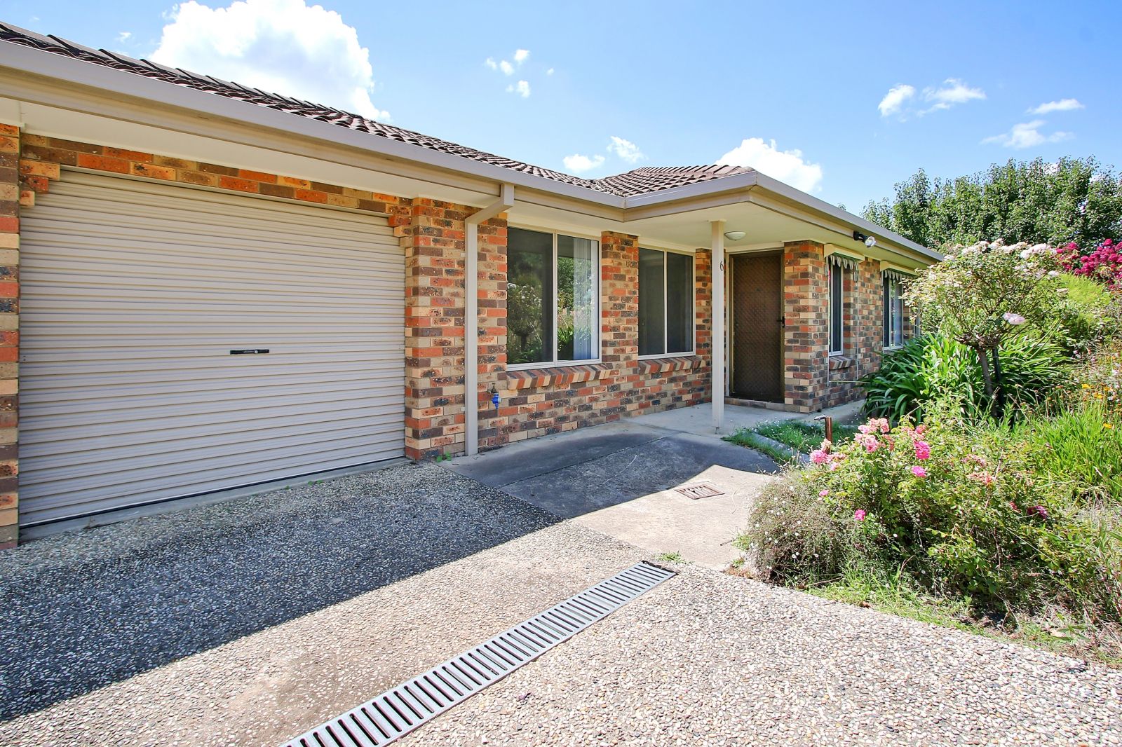 2 bedrooms Townhouse in 6/5 La Fontaine Avenue LAVINGTON NSW, 2641