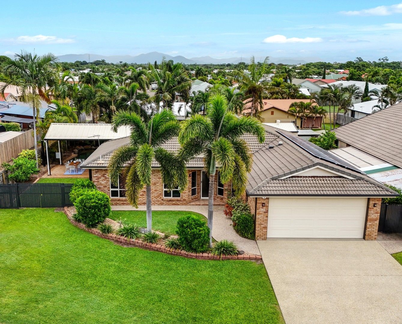 4 bedrooms House in 28 Young Circuit KIRWAN QLD, 4817