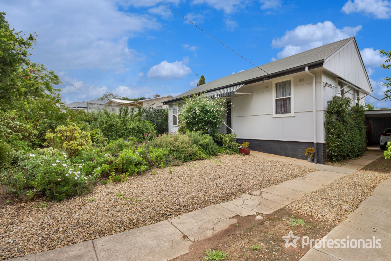 10 Castlereagh Avenue, Mount Austin NSW 2650, Image 1