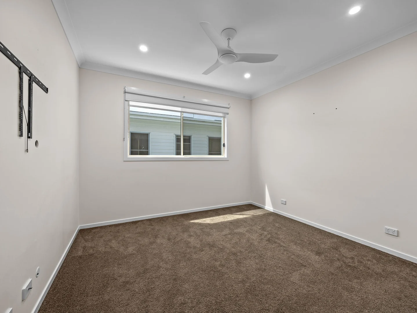 Additional image 13 of 2/27 Cawthray St, Biggera Waters QLD 4216