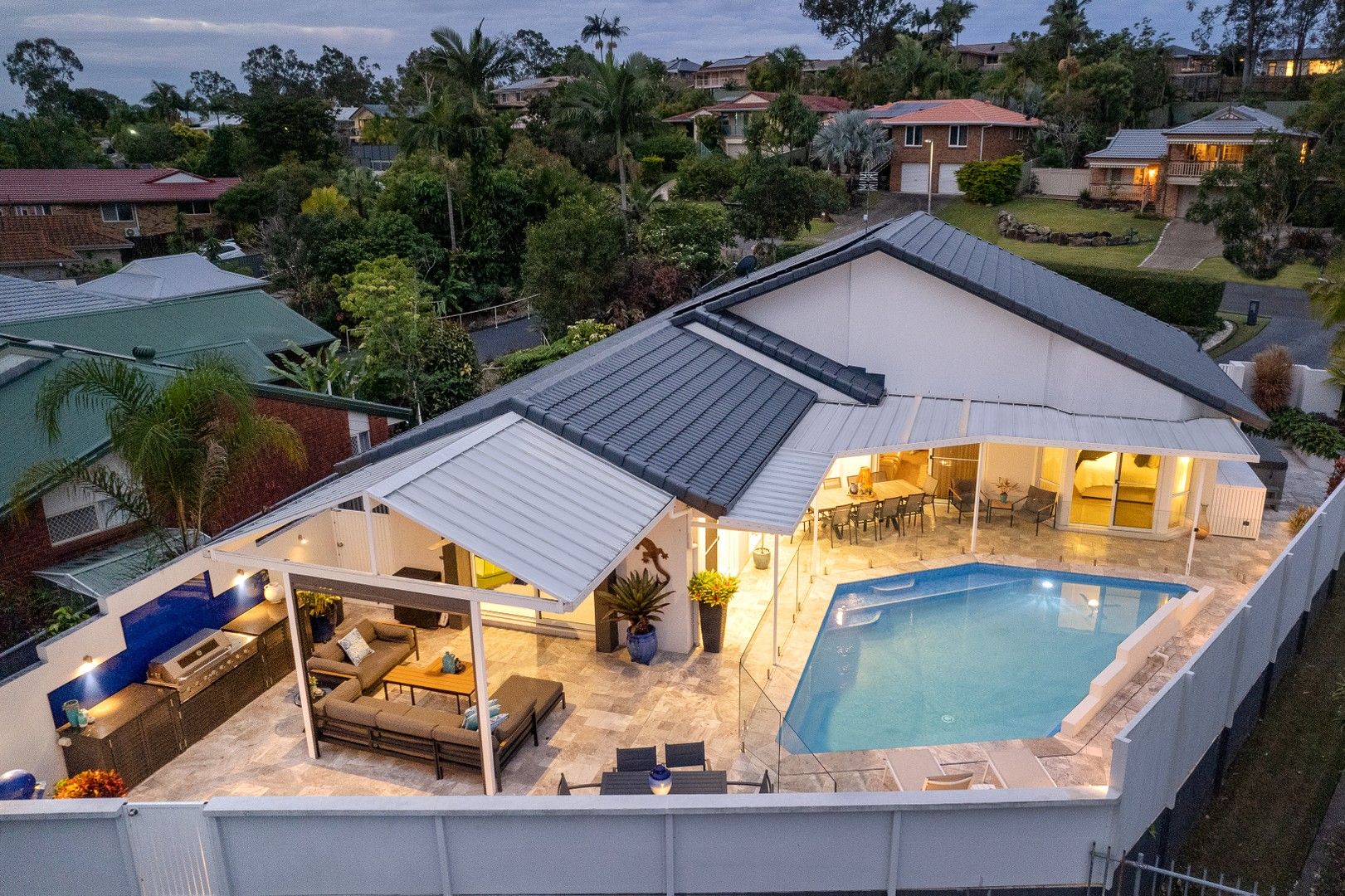 4 bedrooms House in 42 Lismore Drive HELENSVALE QLD, 4212