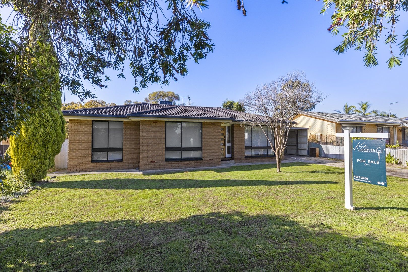 16 Simpson Avenue, Forest Hill NSW 2651, Image 0