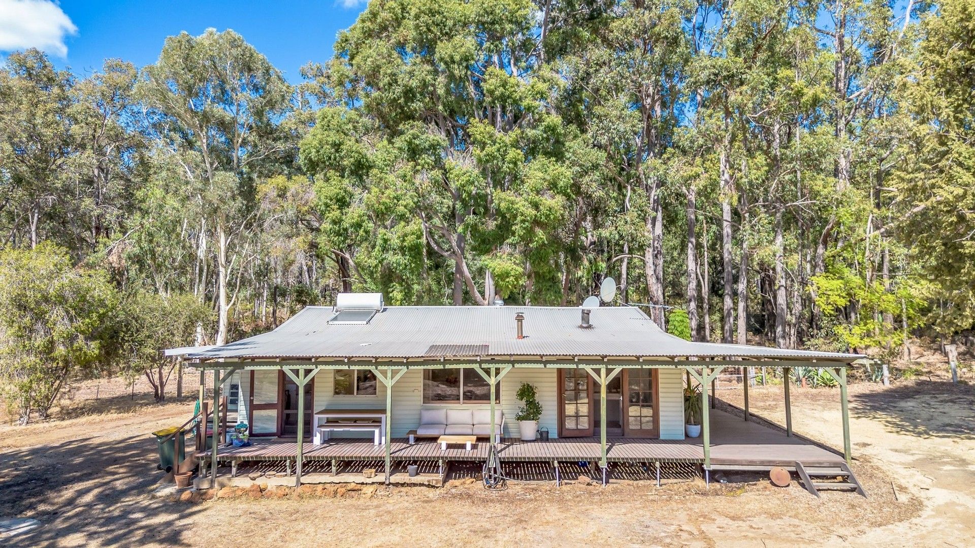 18 Holyoake Road, Dwellingup WA 6213, Image 0