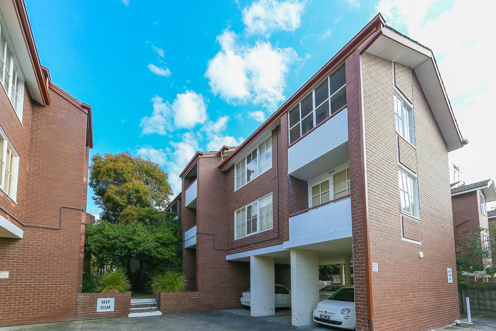 8/129 Riversdale Road, Hawthorn VIC 3122 Apartment For Rent 400