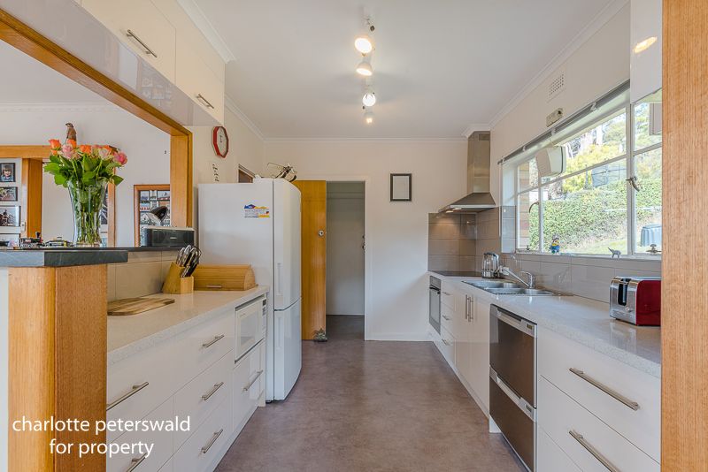 19 Delta Avenue, Taroona TAS 7053, Image 2