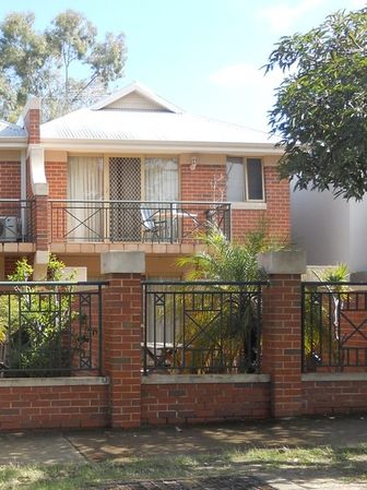 3 bedrooms Townhouse in 4/153 Derby Road SHENTON PARK WA, 6008