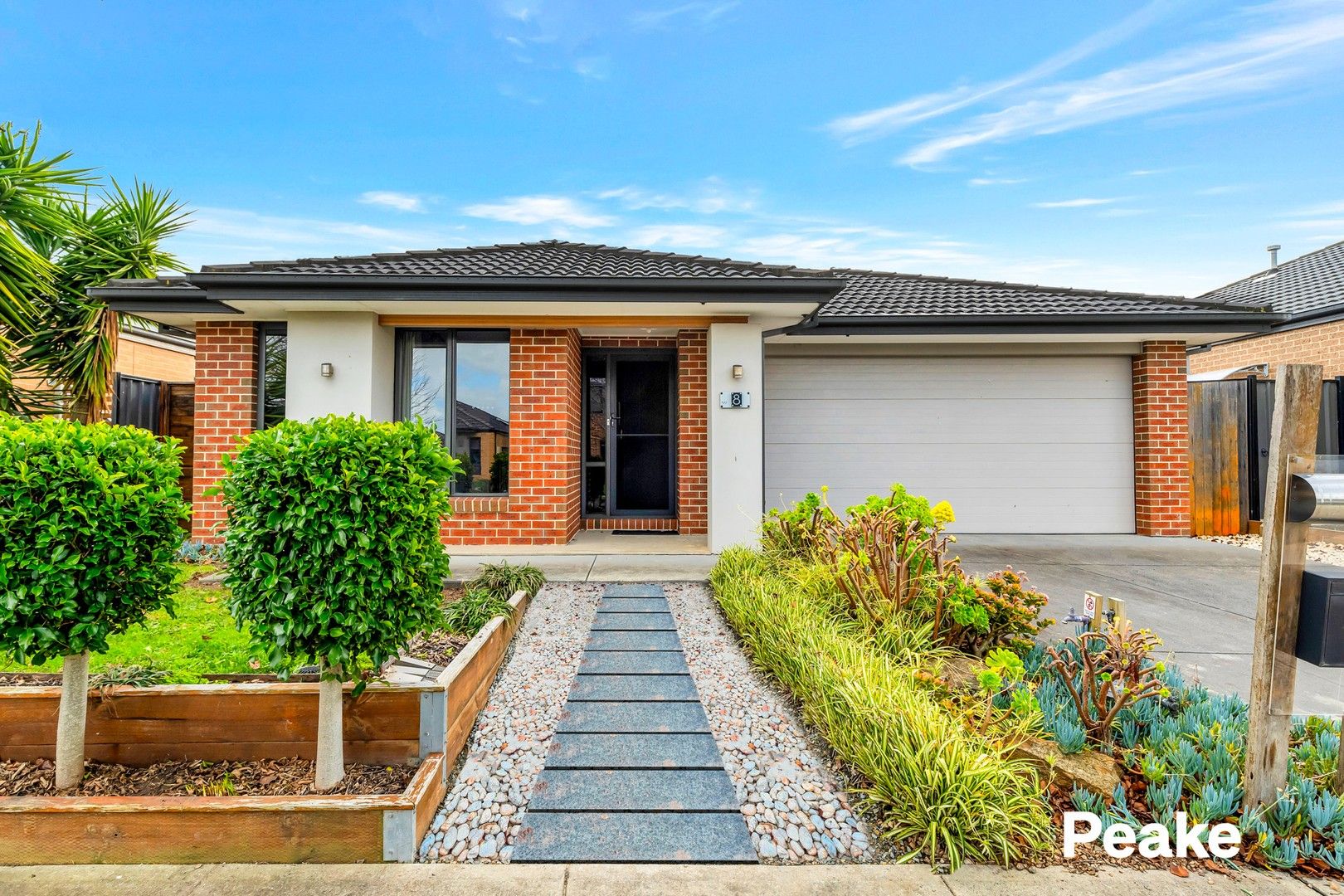 3 bedrooms House in 8 Guilfoylia Drive CRANBOURNE NORTH VIC, 3977