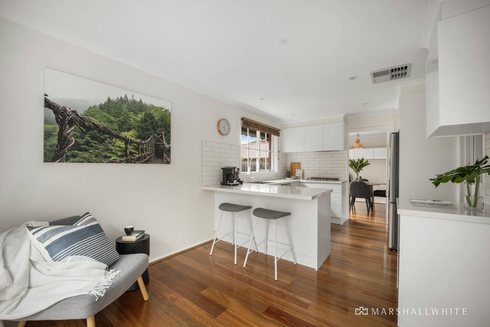 2/16 Wallace Road, Burwood VIC 3125, Image 2