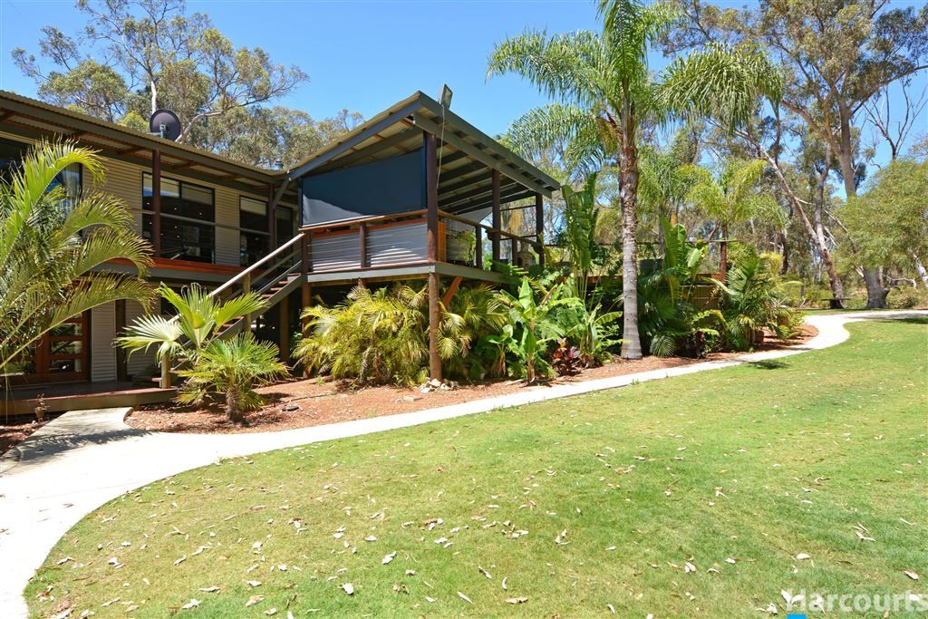 51 Emerald Drive, Carabooda WA 6033, Image 2