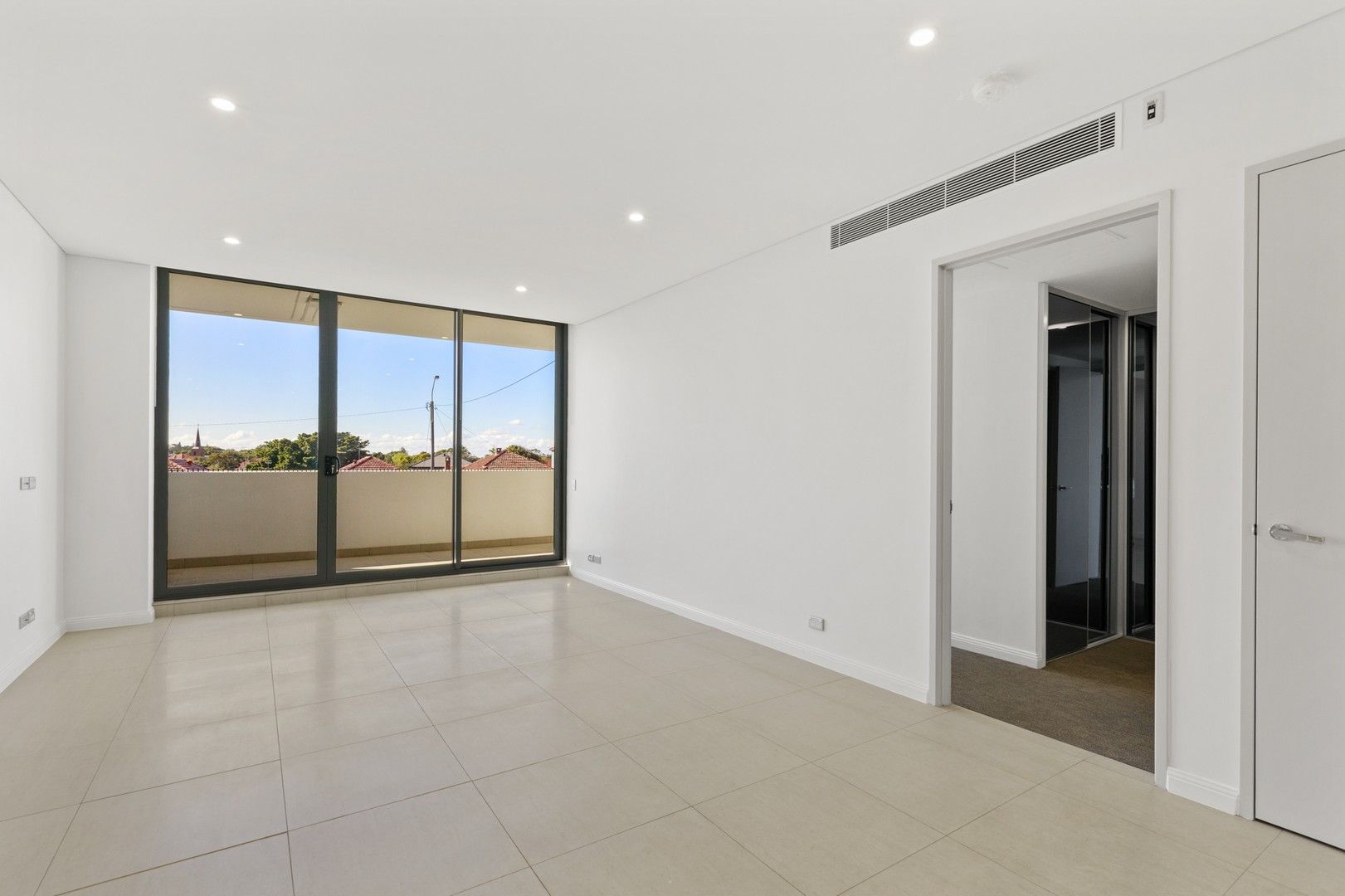 206/2 Oscar Place, Eastgardens NSW 2036, Image 2