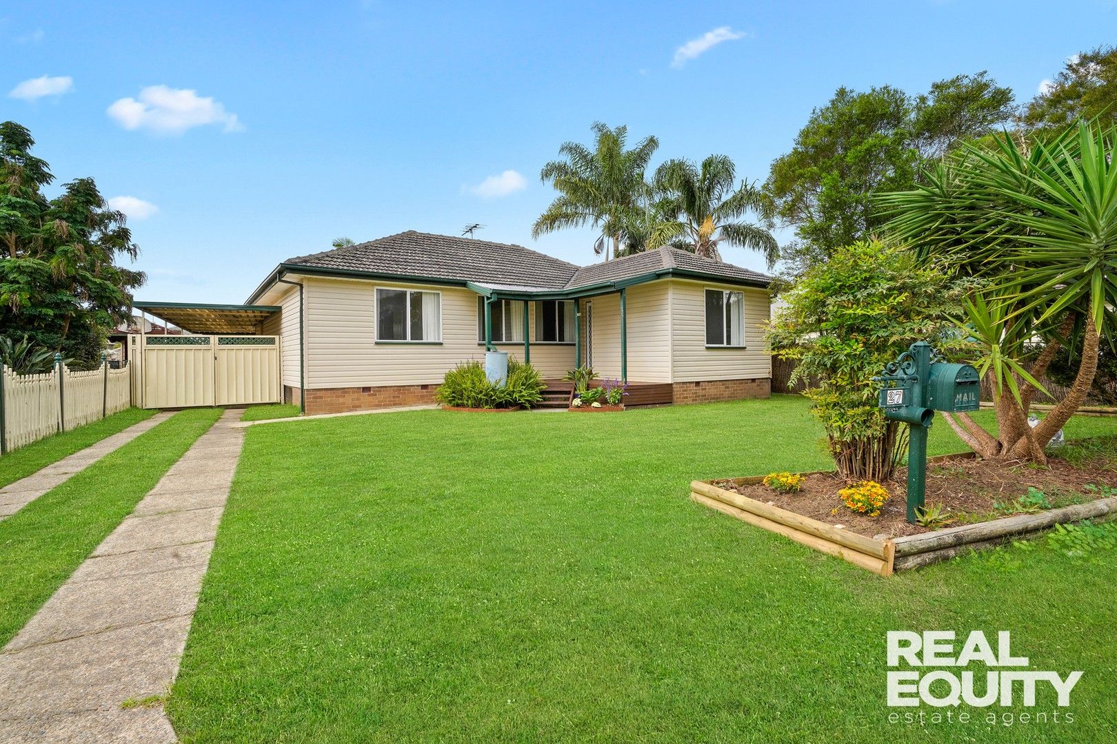 27 Labuan Road, Holsworthy NSW 2173, Image 0