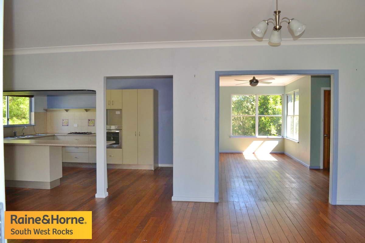 33 Seaview Street, South West Rocks NSW 2431, Image 2