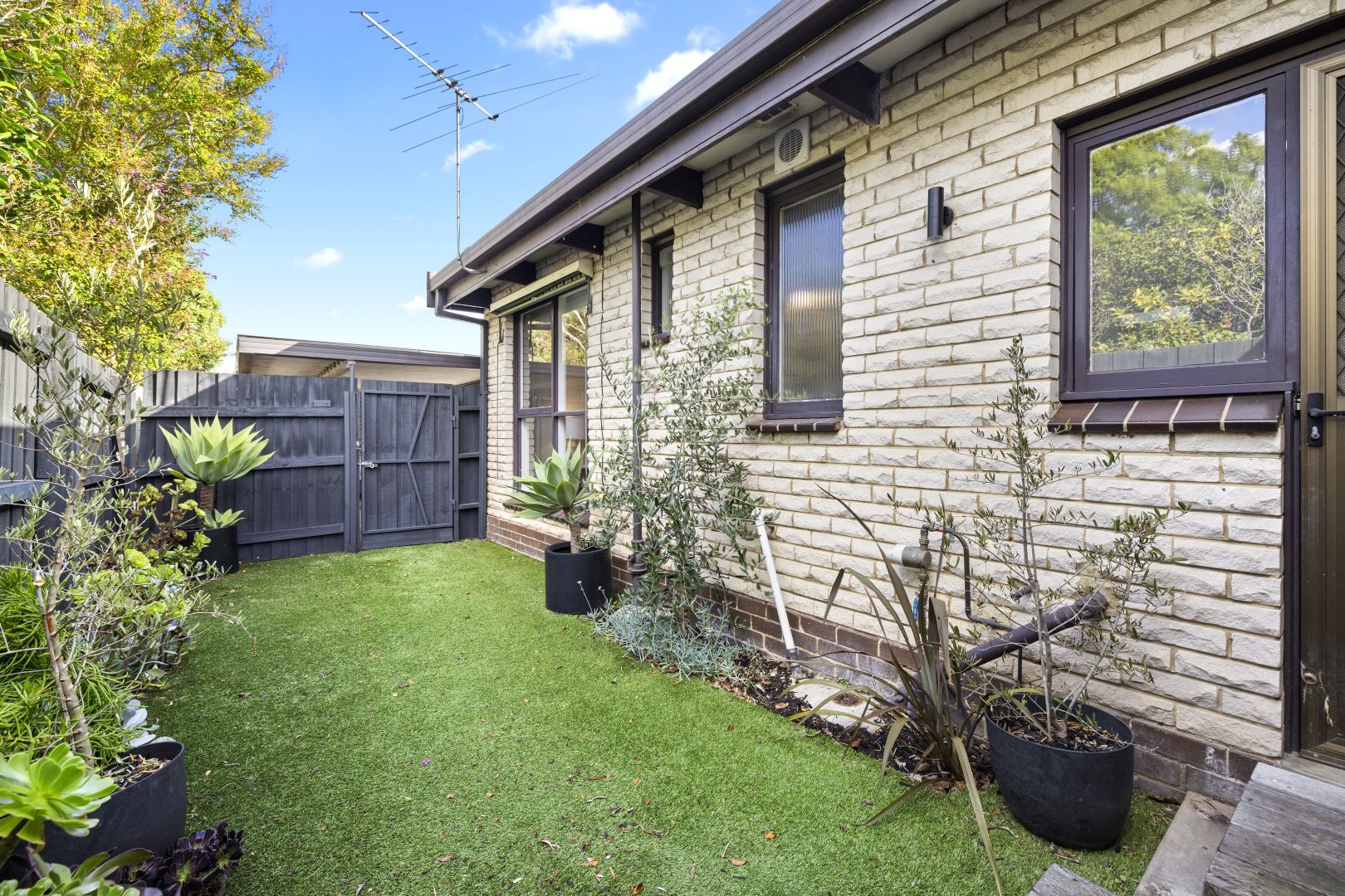 2/24 Devon Street, Cheltenham VIC 3192, Image 2