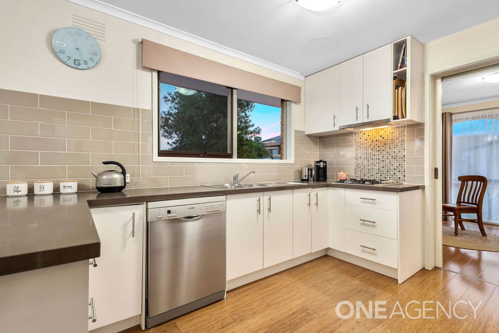 32 Dunrossil Drive, Sunbury VIC 3429, Image 2