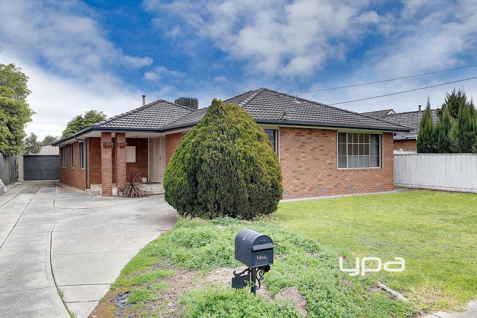 243 Carrick Drive, Gladstone Park VIC 3043