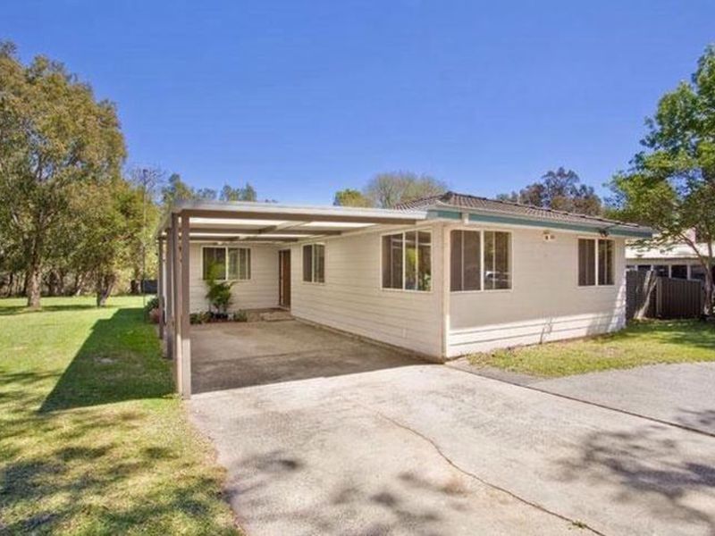 4 bedrooms House in 36 Lavinia Street FORRESTERS BEACH NSW, 2260