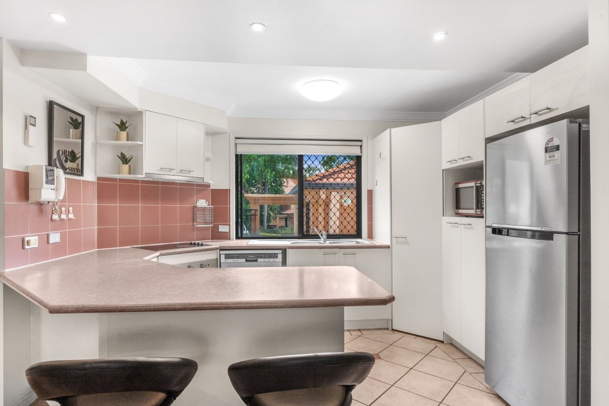 42/105 Oldfield Road, Sinnamon Park QLD 4073, Image 2