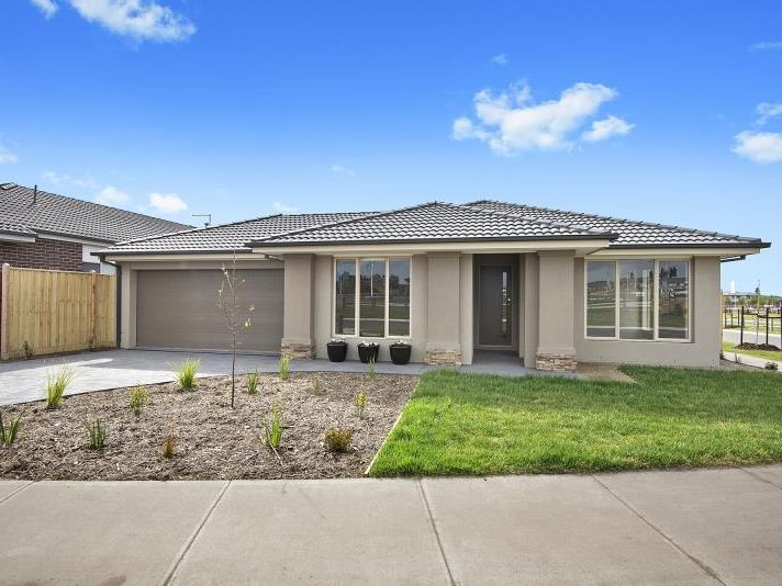 4 bedrooms House in 25 Grandstand Crescent CLYDE NORTH VIC, 3978