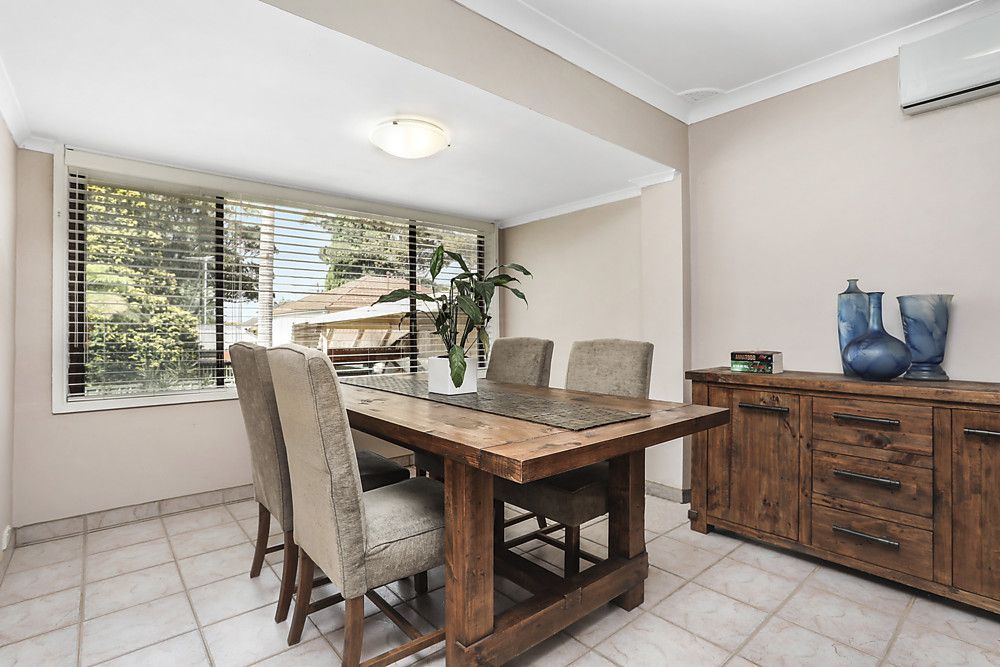 11 Ikara Place, Peakhurst NSW 2210, Image 2