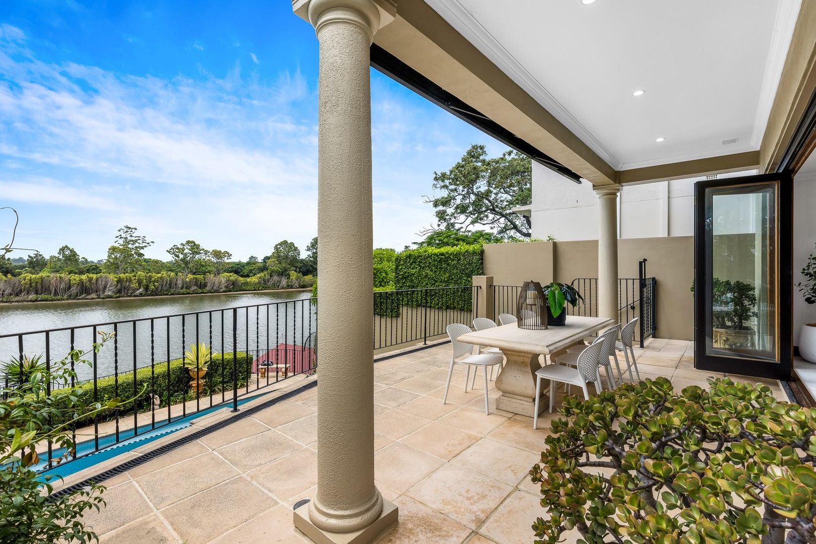 21 King Arthur Terrace, Tennyson QLD