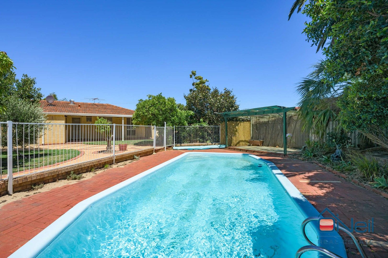 3 bedrooms House in 24 Elanora Road ARMADALE WA, 6112