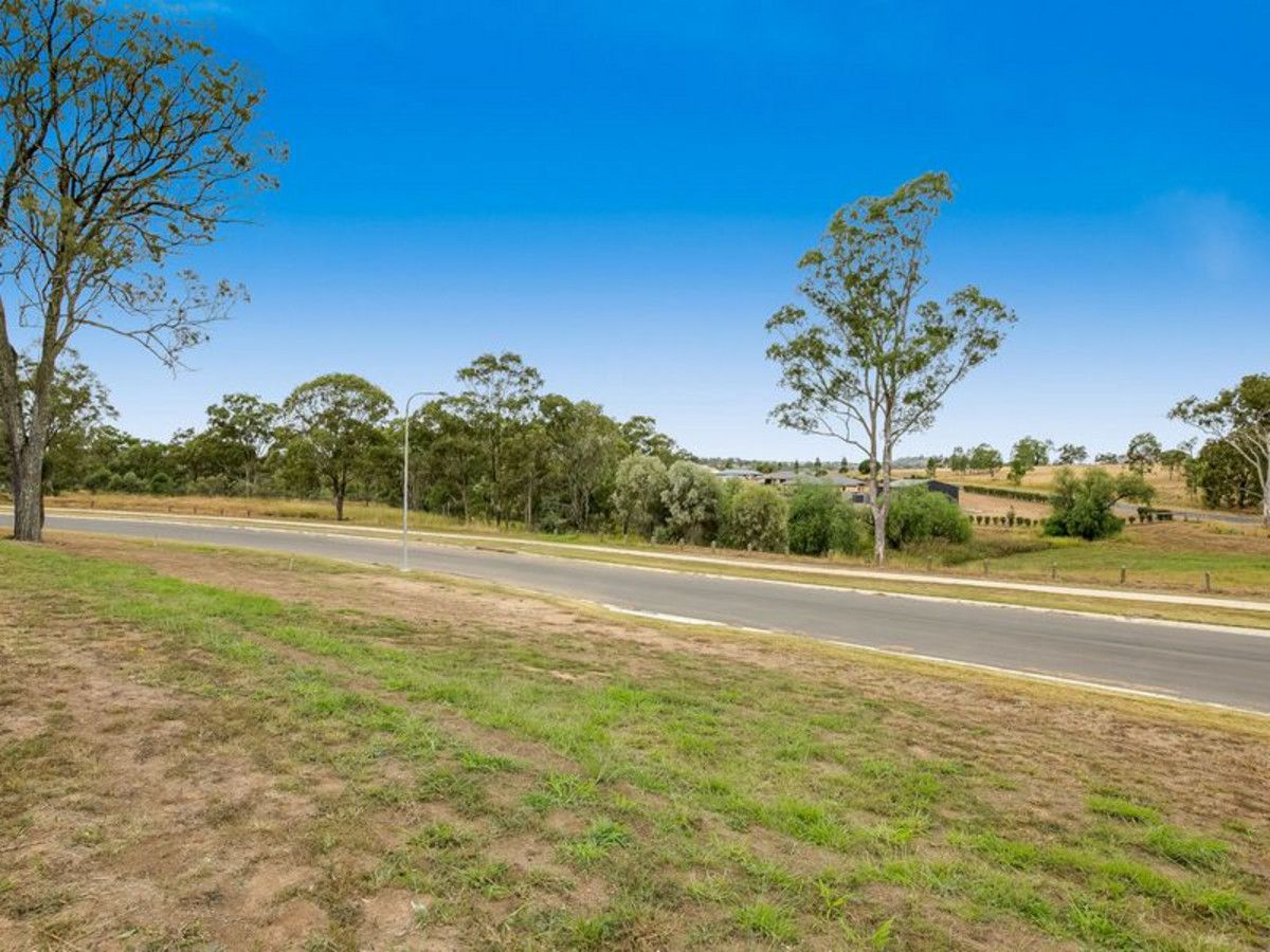 Sovereign Rise, Meringandan QLD 4352 Domain