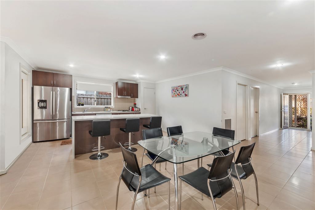 17 Canopus Crescent, Lara VIC 3212, Image 2