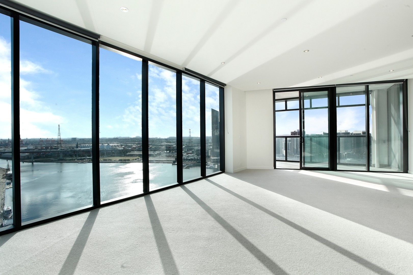 2002/9 Waterside Place, Docklands VIC 3008