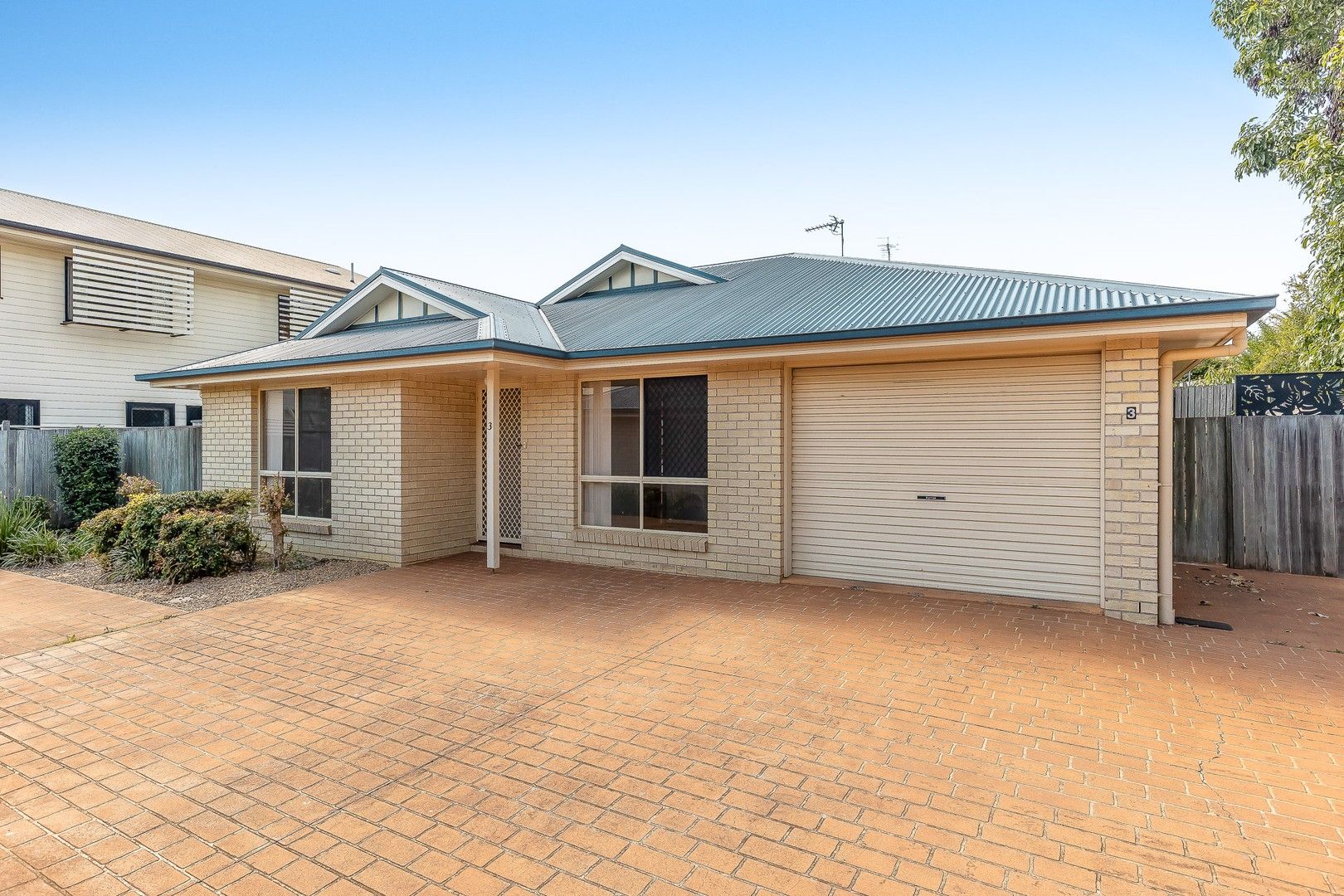 3 bedrooms Apartment / Unit / Flat in 3/312B Hume Street CENTENARY HEIGHTS QLD, 4350