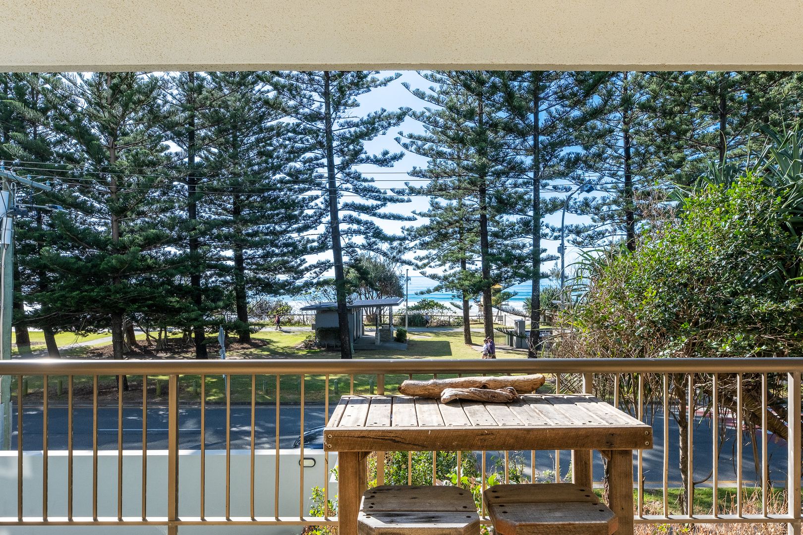 2/164 The Esplanade, Burleigh Heads QLD 4220, Image 2