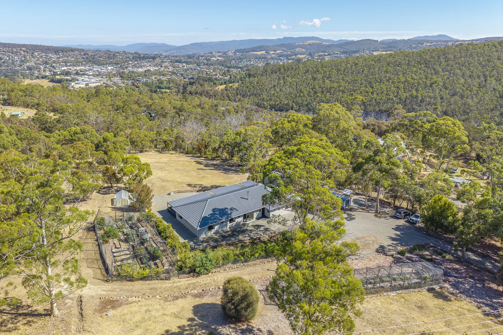 Additional image 2 of Kingston TAS 7050