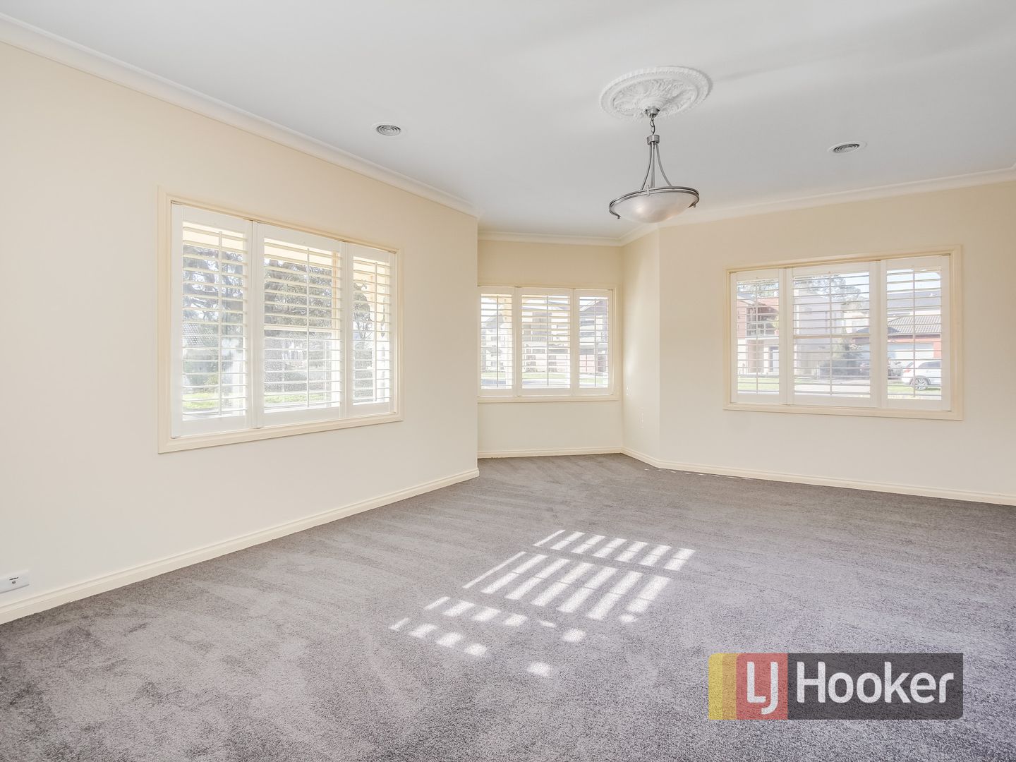 18 Rowcroft Avenue, Lynbrook VIC 3975, Image 1