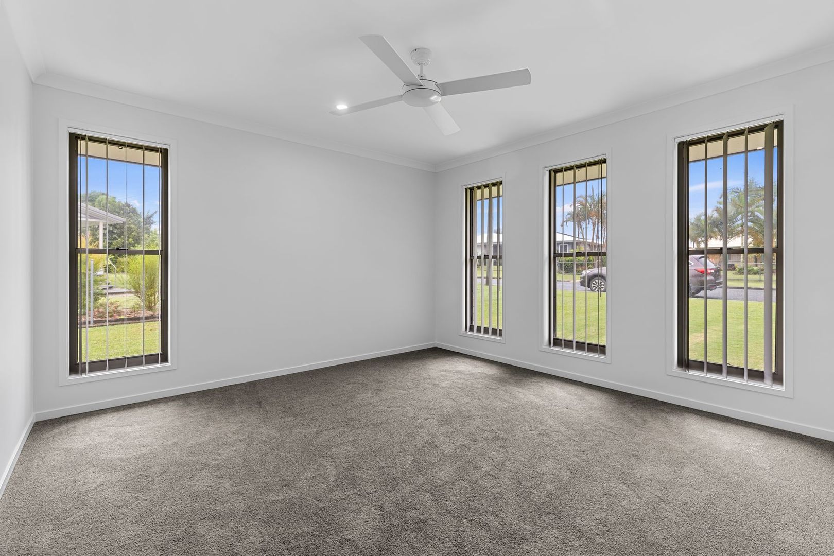 117 GOLDEN HIND AVENUE, Cooloola Cove QLD 4580, Image 2