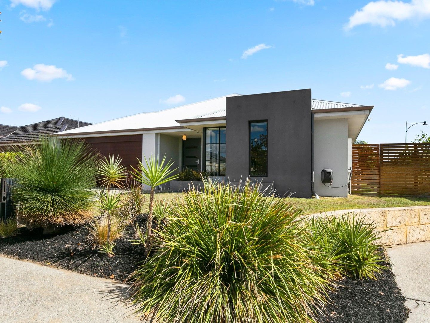 2 Belmore Bend, Aubin Grove WA 6164