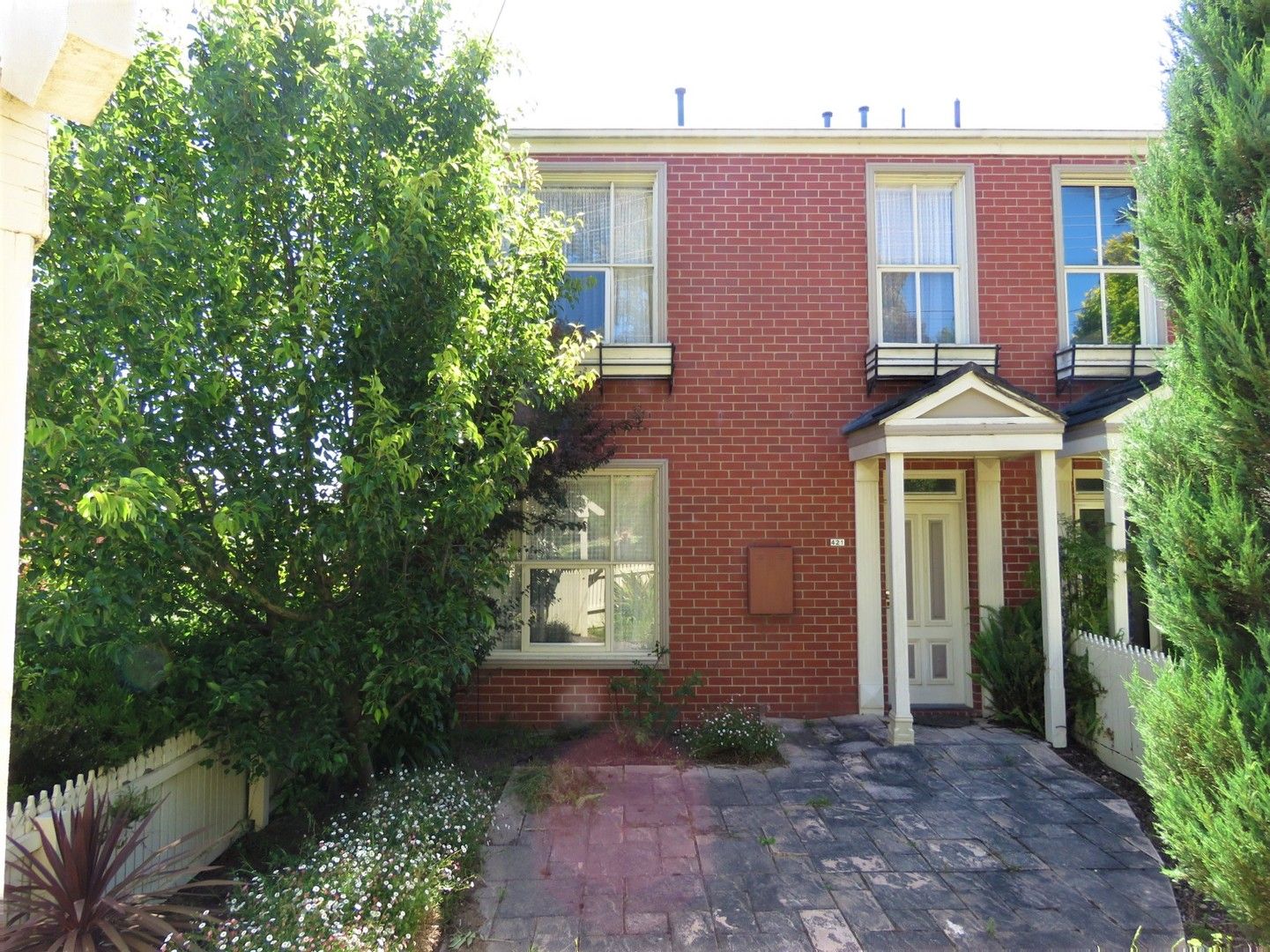 4 bedrooms Townhouse in 421 Sherrard Street BLACK HILL VIC, 3350