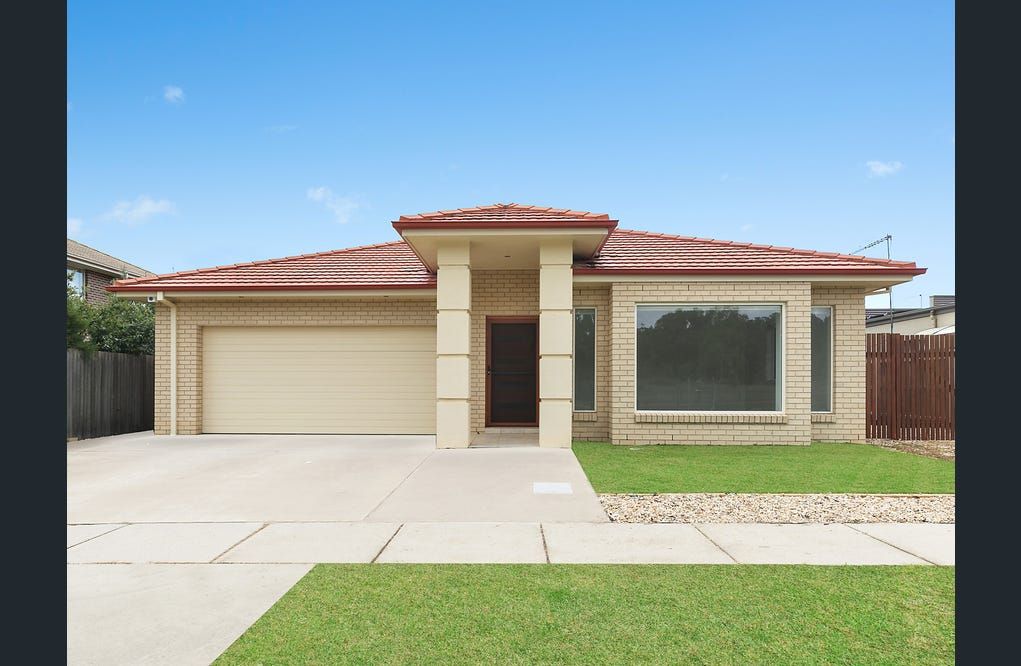 4 bedrooms House in 9 Aida Ball Circuit FORDE ACT, 2914