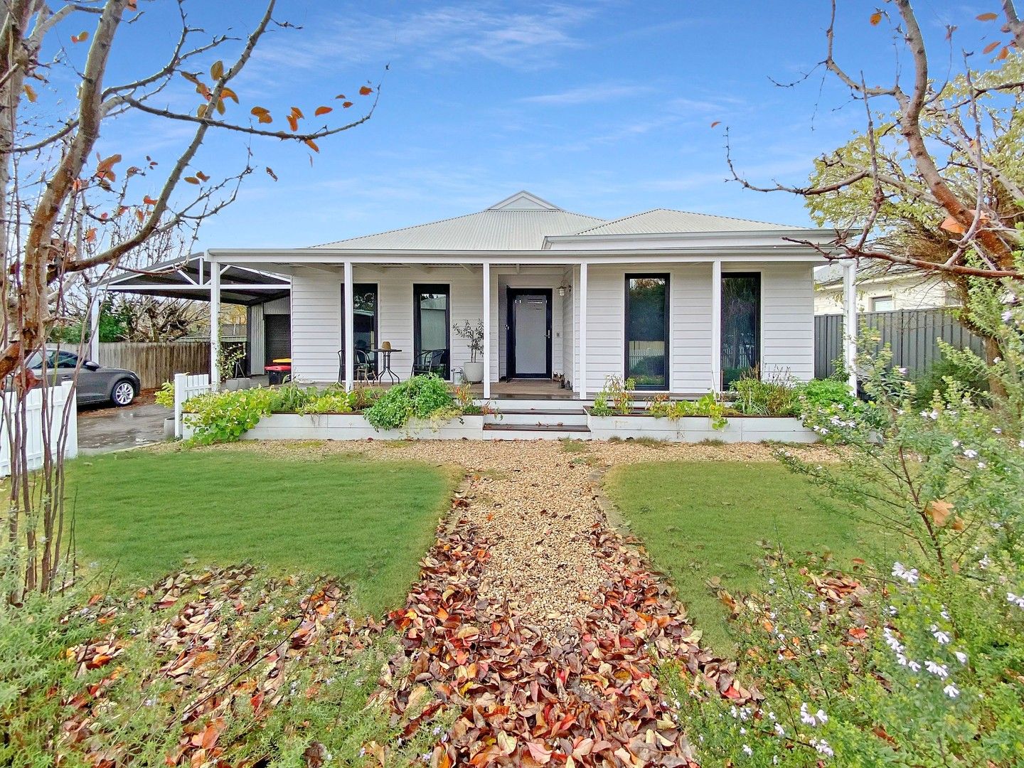 4 bedrooms House in New Street MANSFIELD VIC, 3722