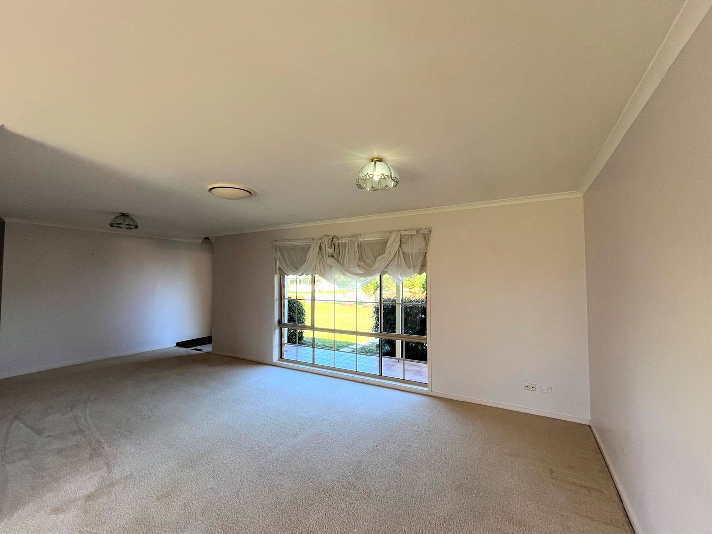 33 Wilga Street, Hanwood NSW 2680, Image 2