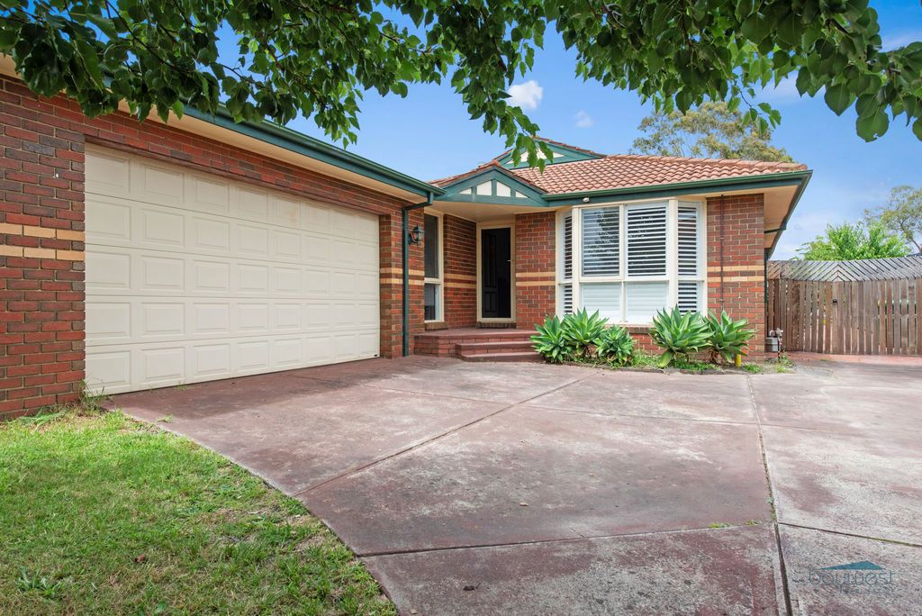 5 bedrooms House in 20 Madeleine Court SOMERVILLE VIC, 3912