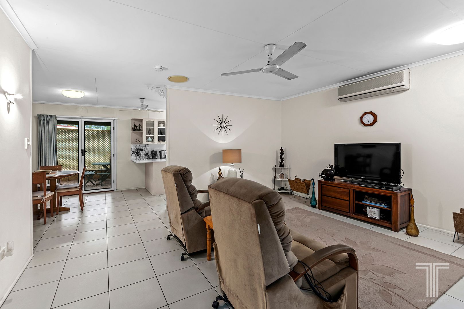 99 Greenmeadow Road, Mansfield QLD 4122, Image 2