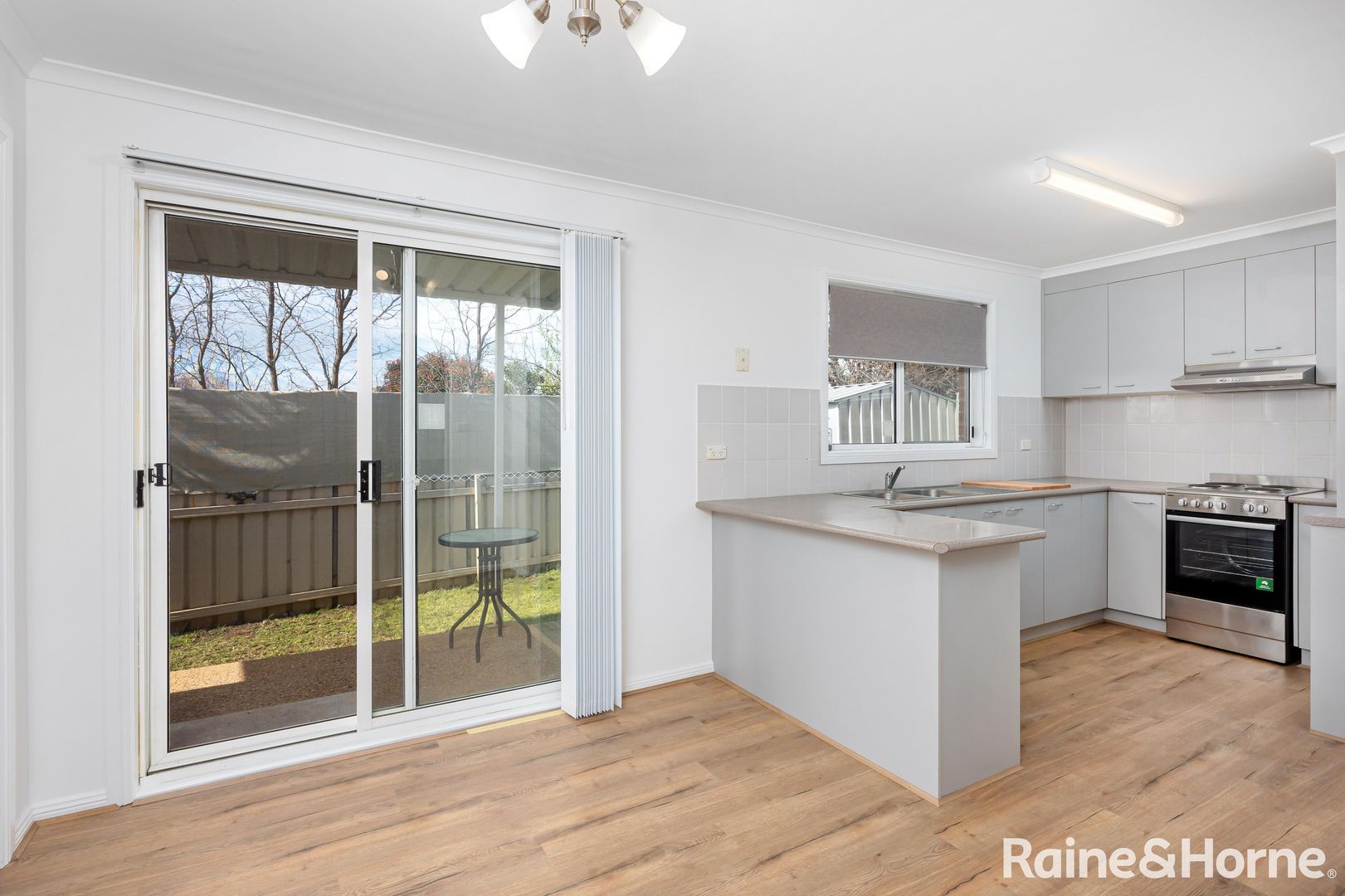 4/42 Lamilla Street, Glenfield Park NSW 2650, Image 2