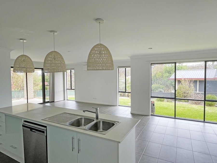 4 bedrooms House in 17 Carrywell Crescent TOORMINA NSW, 2452