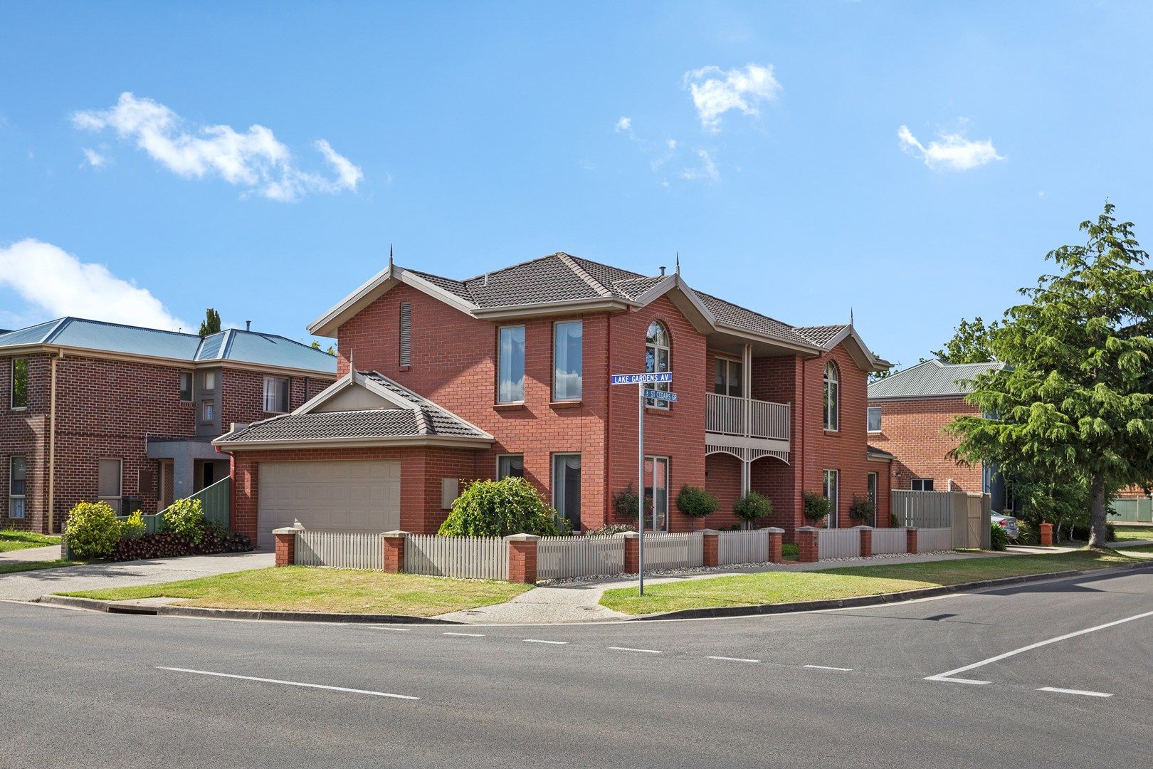 5 St Cedars Grove, Lake Gardens VIC 3355, Image 0