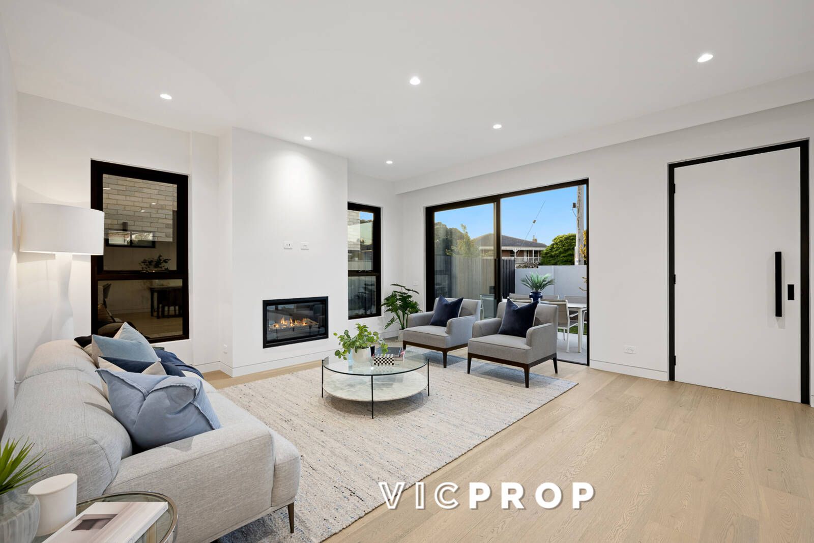 1/4 Ardgour Street, Balwyn North VIC 3104, Image 2