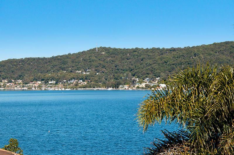 10 Noonan Point Avenue, Point Clare Property History & Address