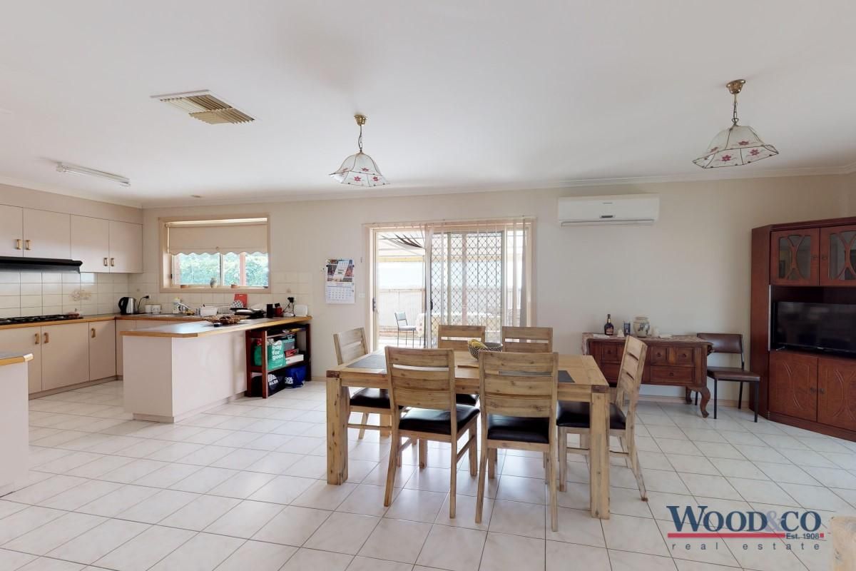 4 Poole Boulevard, Swan Hill VIC 3585, Image 1