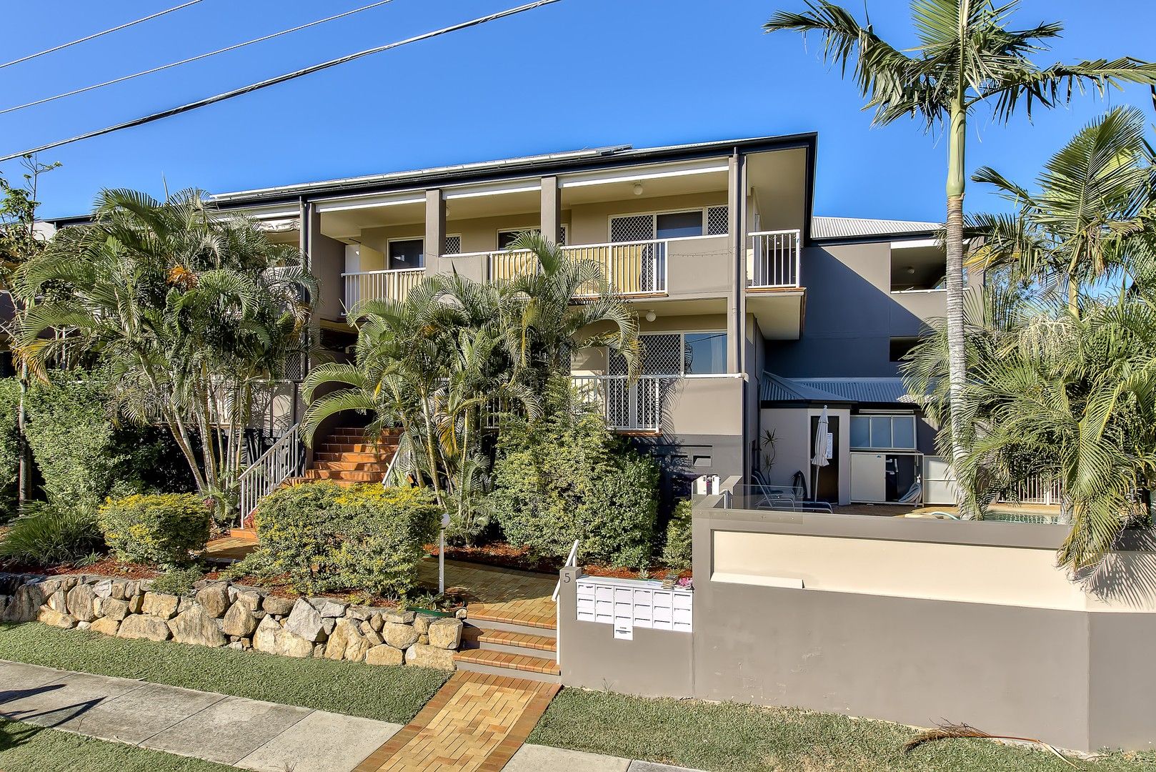 2 bedrooms Apartment / Unit / Flat in 1/5 Wongara Street CLAYFIELD QLD, 4011