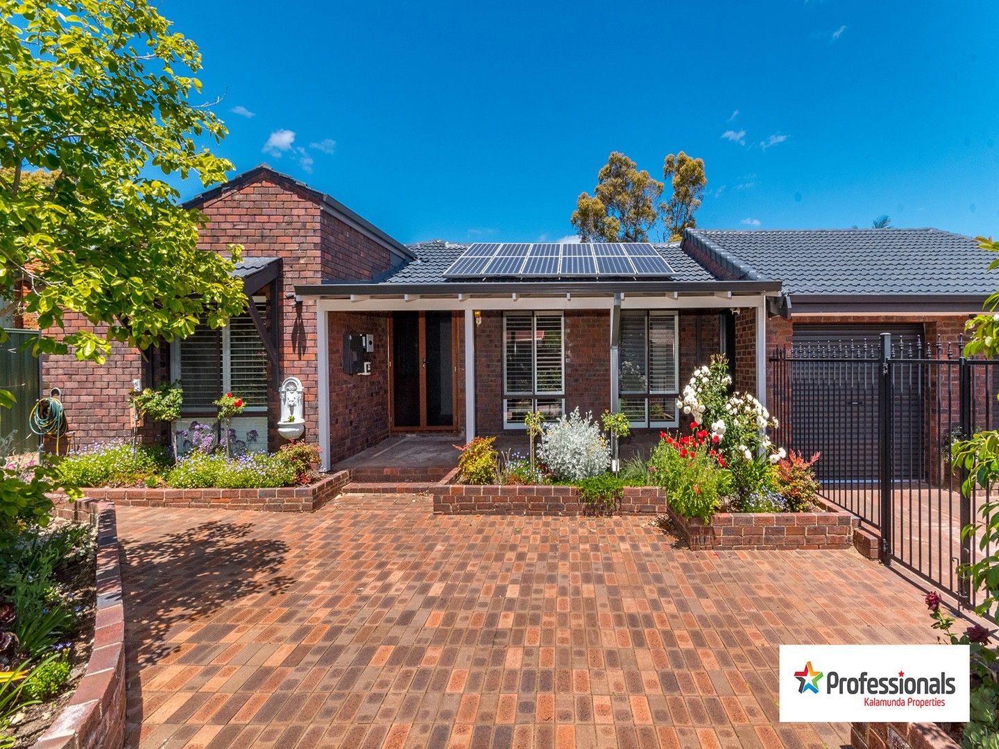 5 bedrooms House in 7 Lalor Place KALAMUNDA WA, 6076